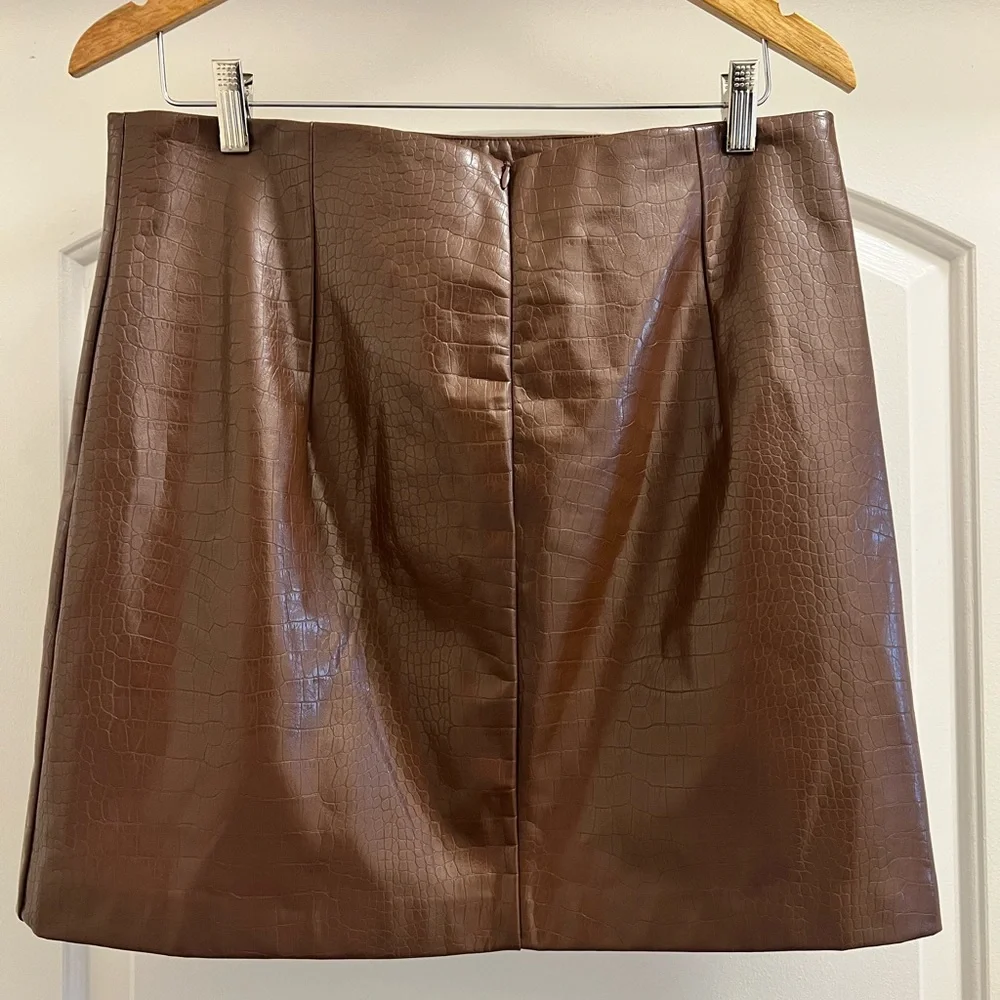 NWT ASTR Audrey Faux Leather Croc Skirt in Brown - Picture 6 of 12